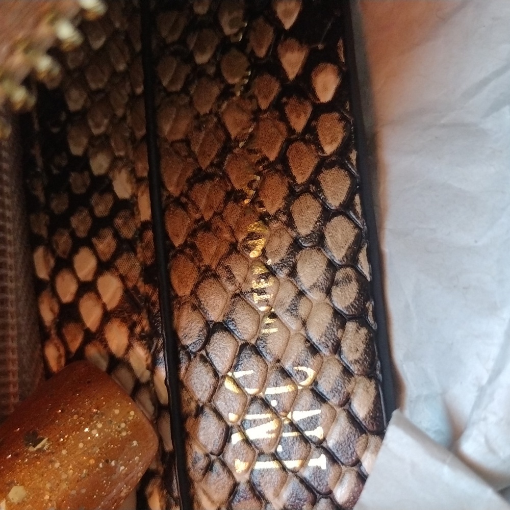Handbag - Picture 5 of 6